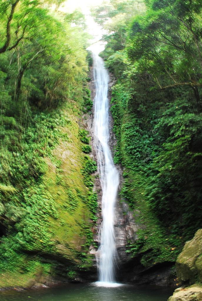 Experience the best of Waterfalls at Kabigan Falls