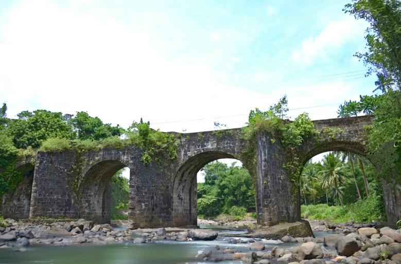 Traversing the Malagonlong Bridge
