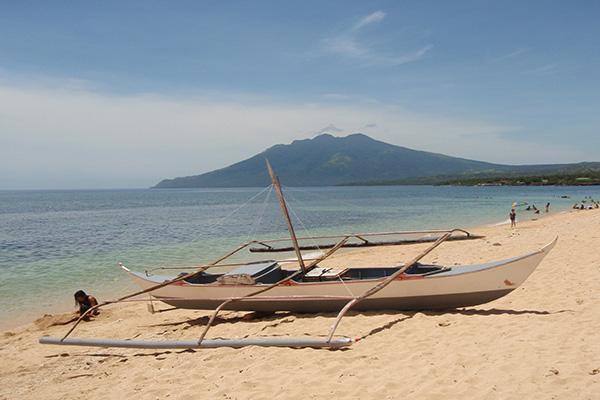 Poctoy White Beach in Marinduque