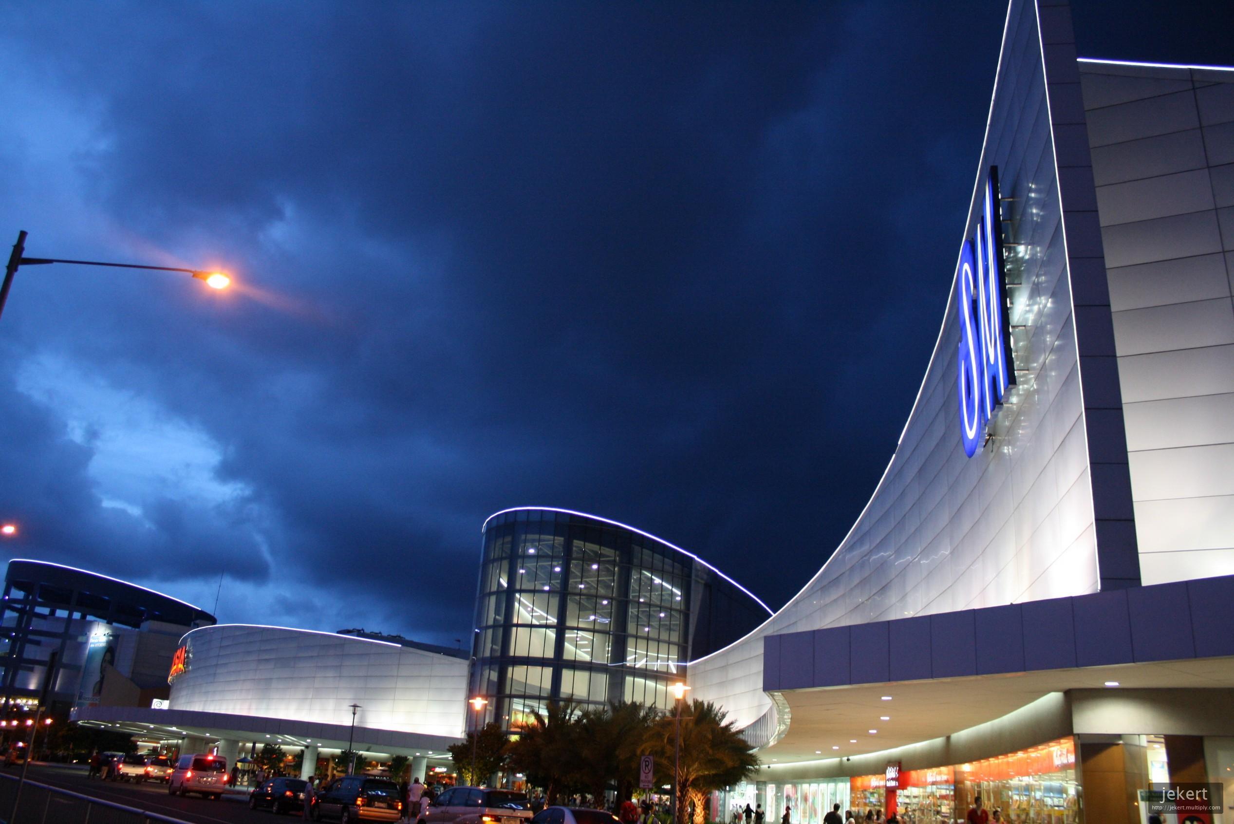 SM Mall of Asia: One of the Largest Malls in Asia