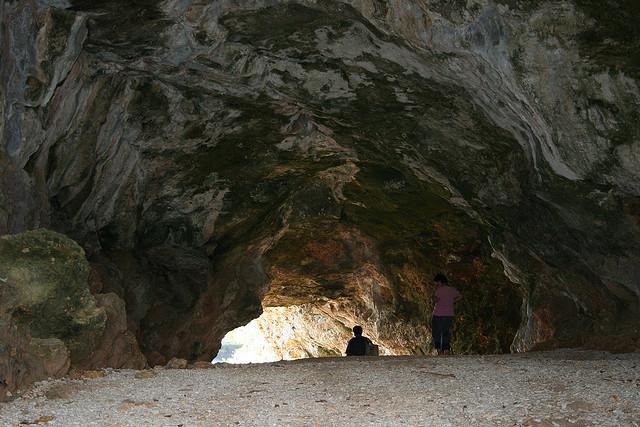 Smile a Hundred Times at the Caves of Hundred Islands