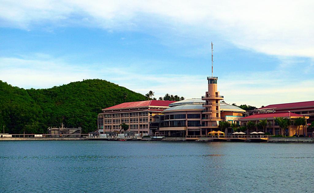 Urban Lifestyle at Embarcadero de Legazpi