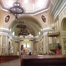 St. Martin of Tours Basilica, Taal
