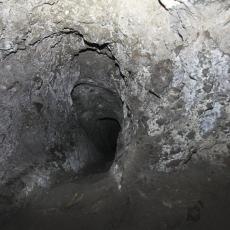 Japanese Tunnel, Basco