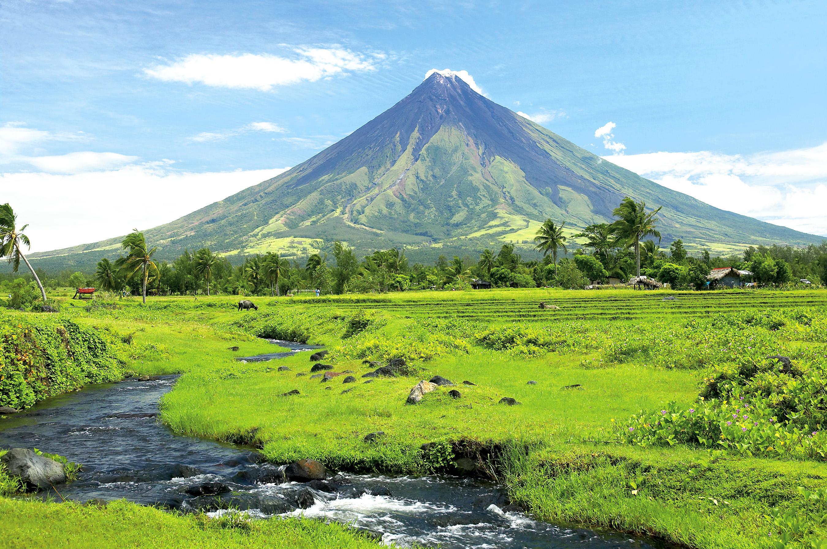 Mayon Volcano: Perfect Cone 