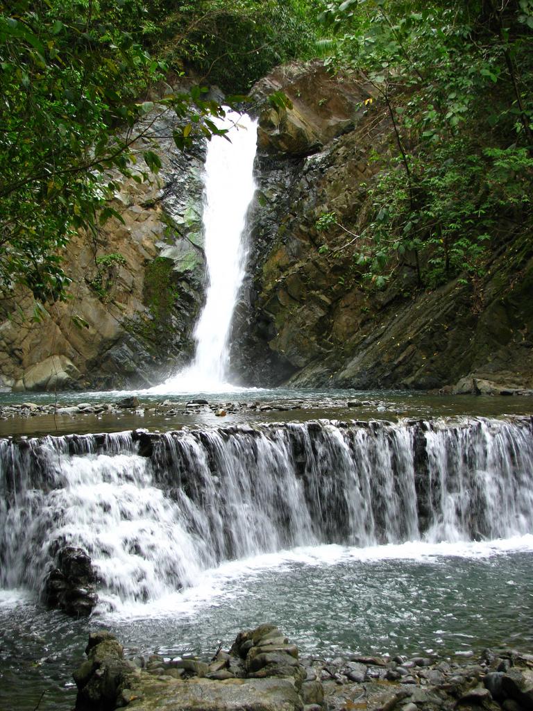 Magkawas Falls